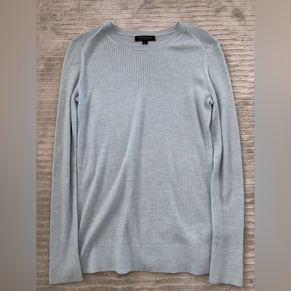 Banana Republic Crewneck Sweater Size Medium
